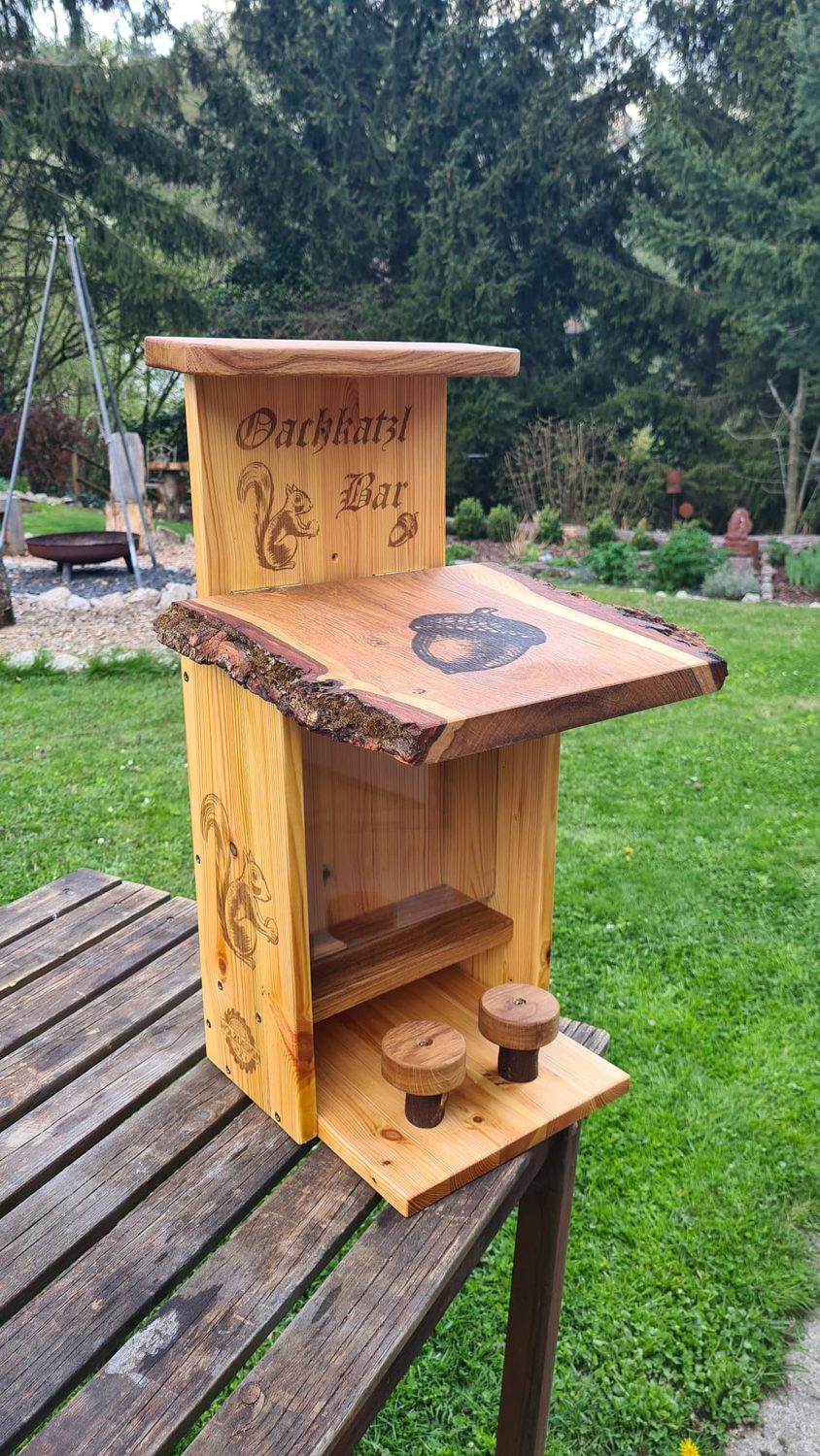 Eichhörnchen Nuss Bar aus Eichenholz